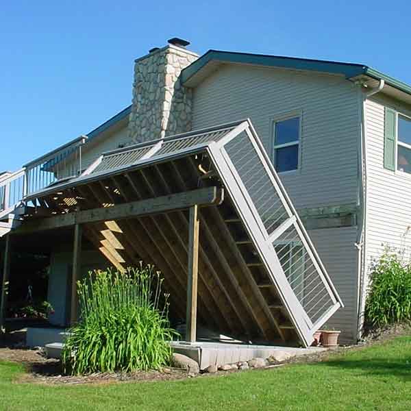 new deck construction failure showing deck collapse