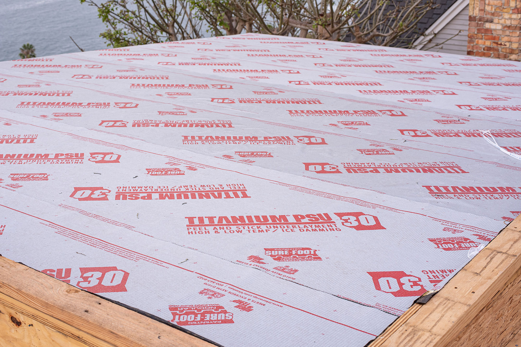 Orange County flat roofs underlayment before coating